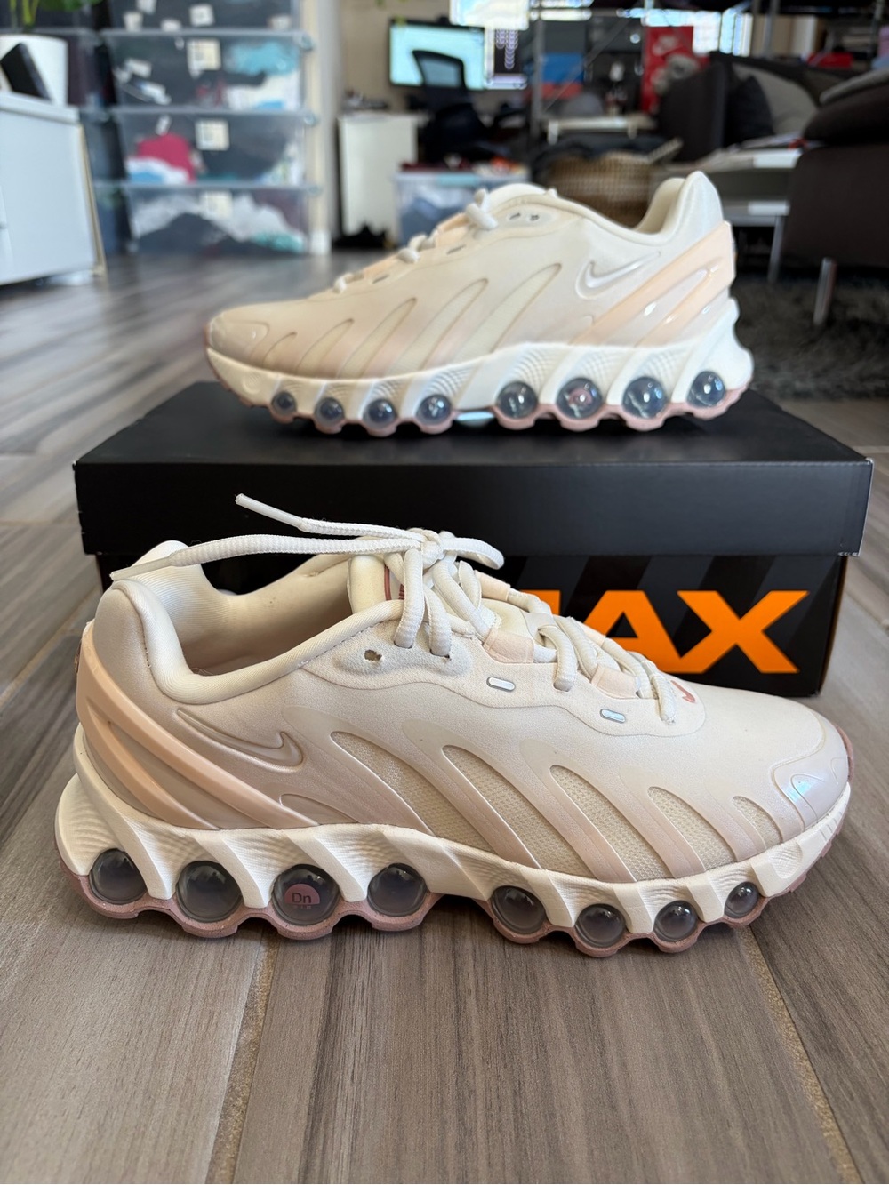 Women's Nike Air Max DN8 Shoes - Pearl White Particle Pink IH5084-219